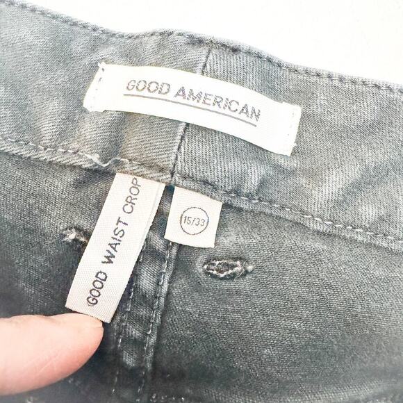 Good American Good Waist Crop Charcoal Stretch Denim Split Hem Jeans Size 15/33 - Picture 6 of 8